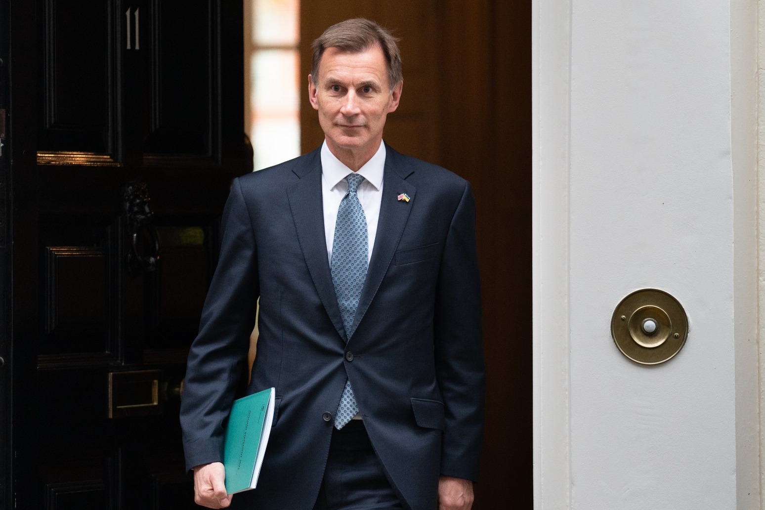 Hunt to confirm ‘pay boost for two million’ as living wage rises to £11 an hour