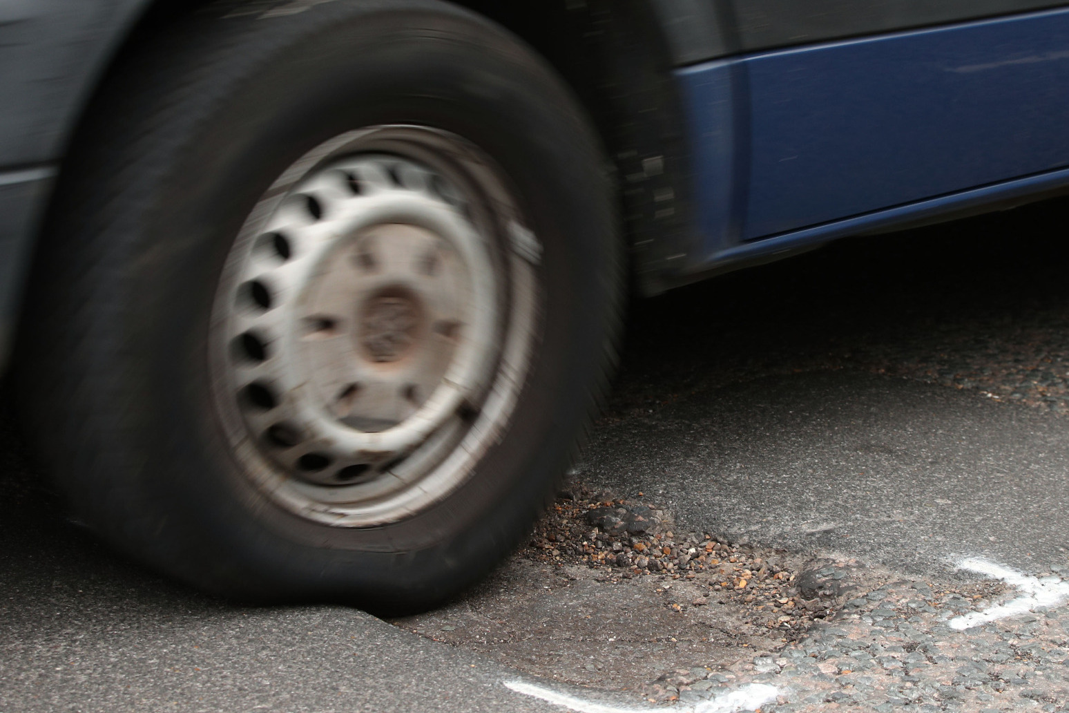 Pothole breakdowns hit record high