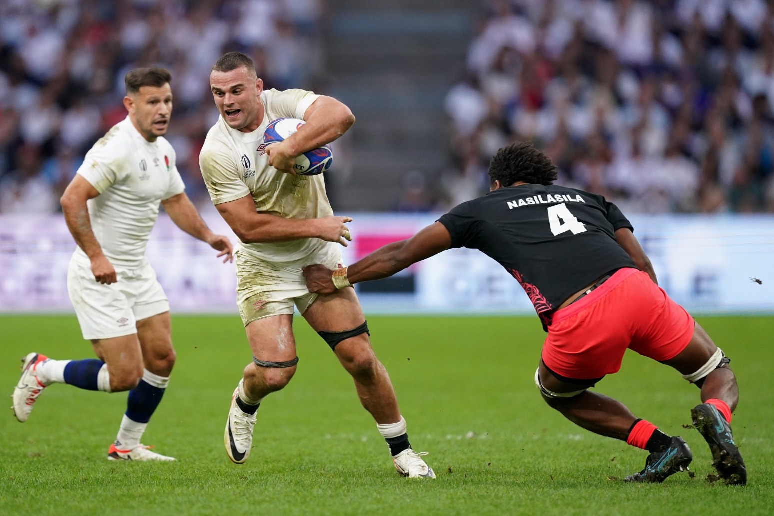 England hold off Fiji to reach Rugby World Cup semis