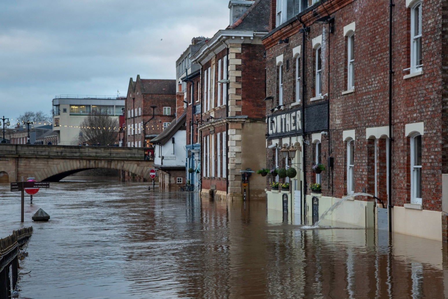 Vigilance urged as flooding expected to continue, Environment Agency warns