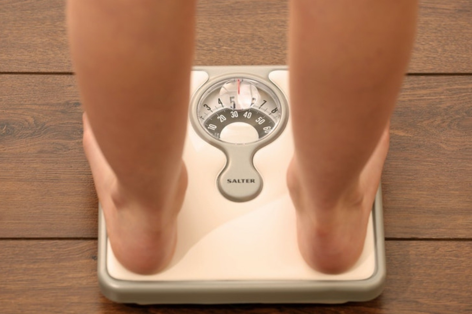 PM to ban unhealthy snacks at shop checkouts in obesity crackdown