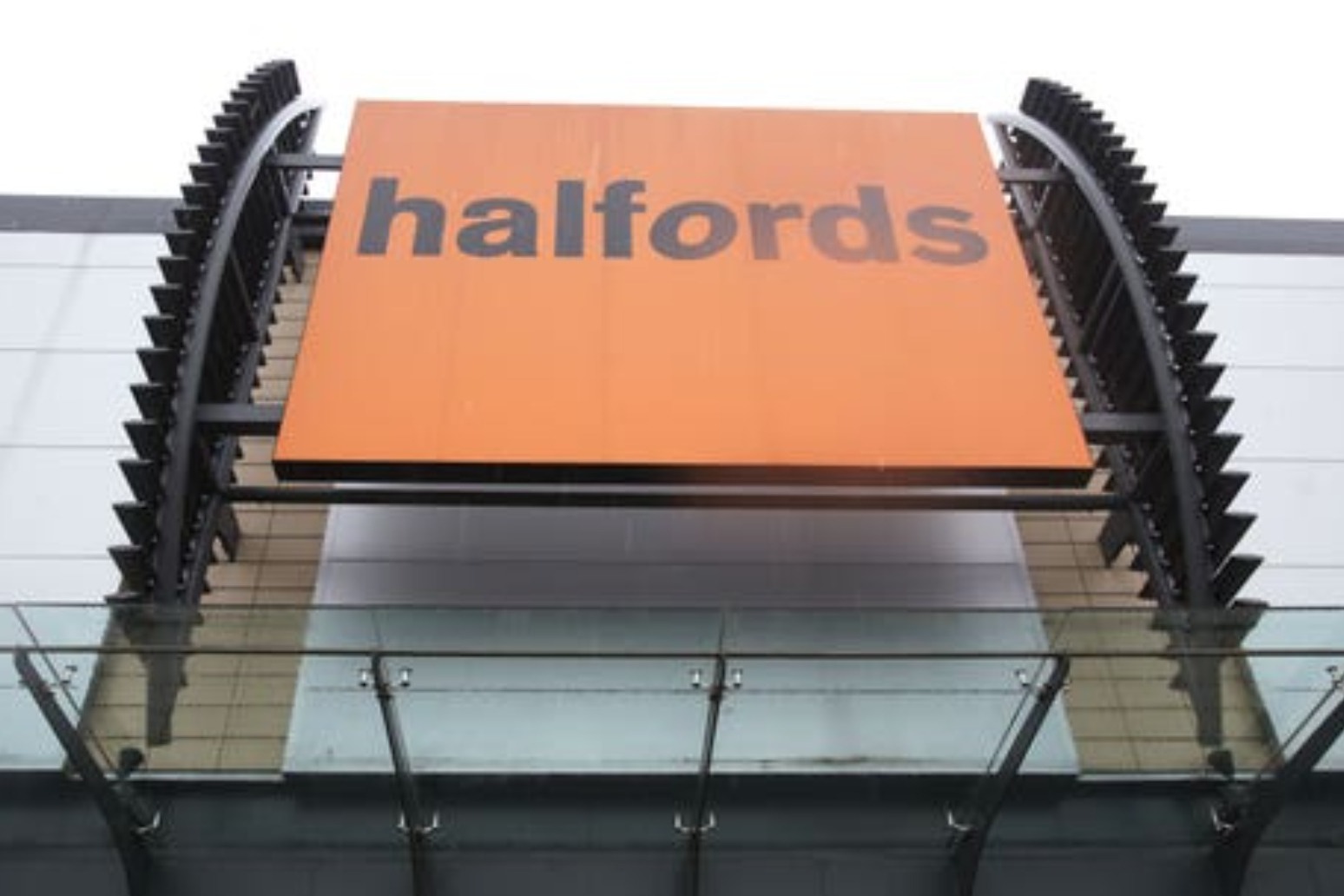 Halfords enjoys lockdown cycle boom but motoring sales fall