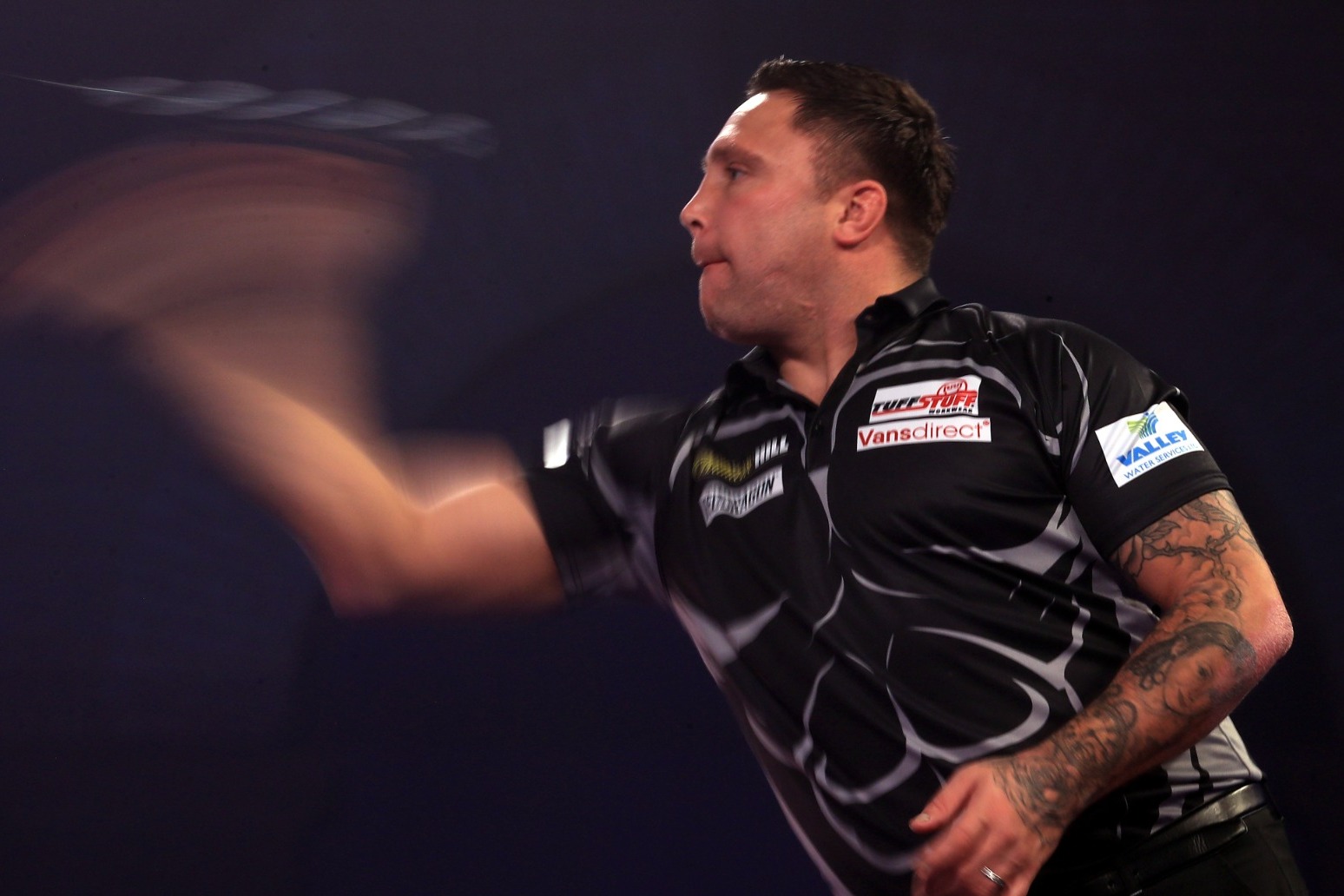 Former champion Gary Anderson crashes out of World Matchplay in Blackpool