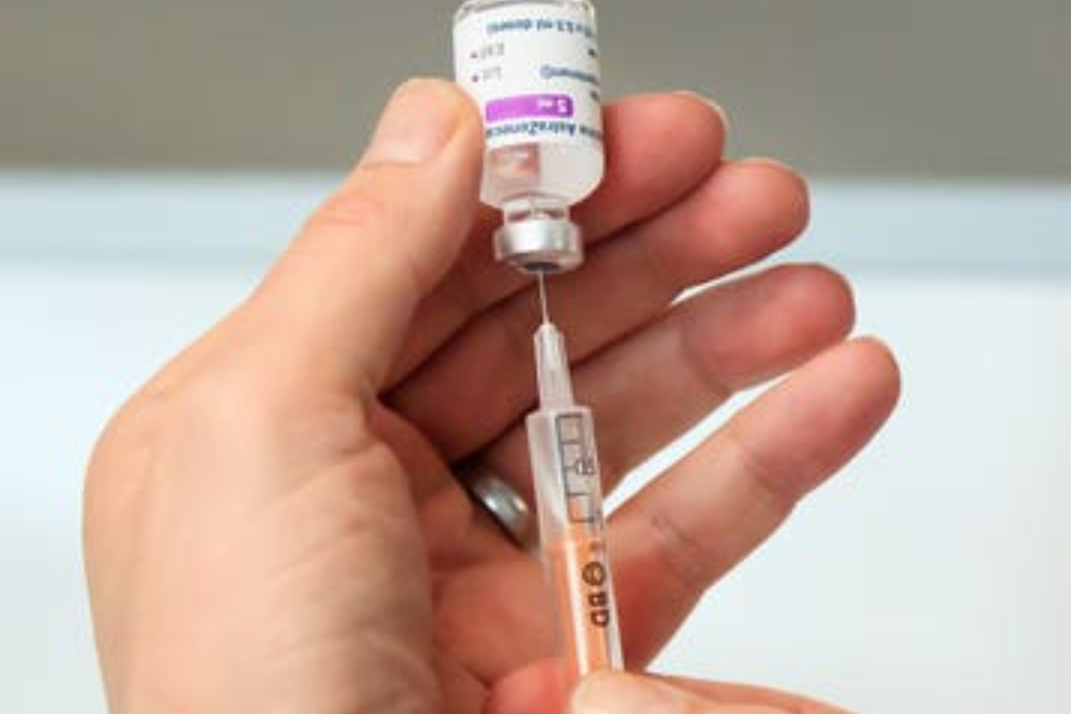 Oxford vaccine reduces transmission of coronavirus, study suggests