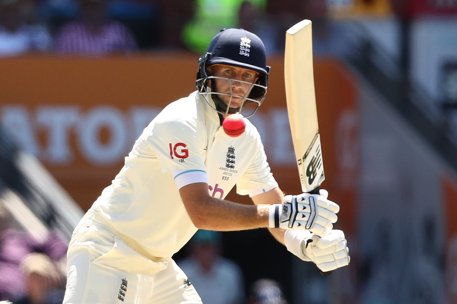 Joe Root and Dawid Malan share unbroken century stand as England begin fightback