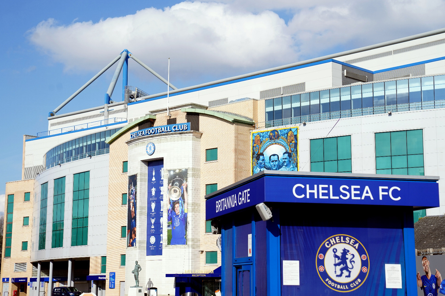 Chelsea cash crisis ‘will not go away’ after Roman Abramovich hit with sanctions