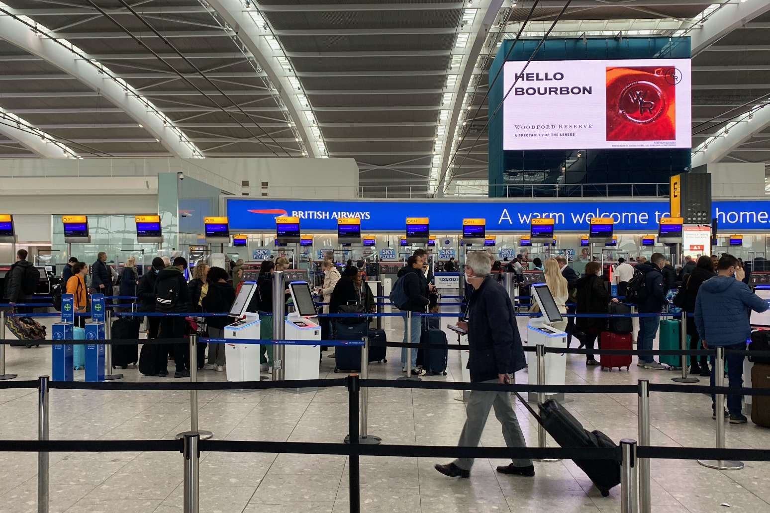 Miserable Monday as travellers hit by flight cancellations and Eurotunnel delays