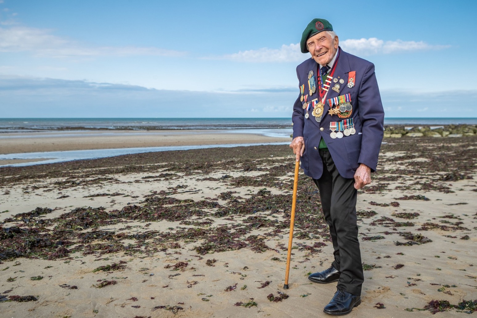 D-Day veteran Harry Billinge dies aged 96, his family says