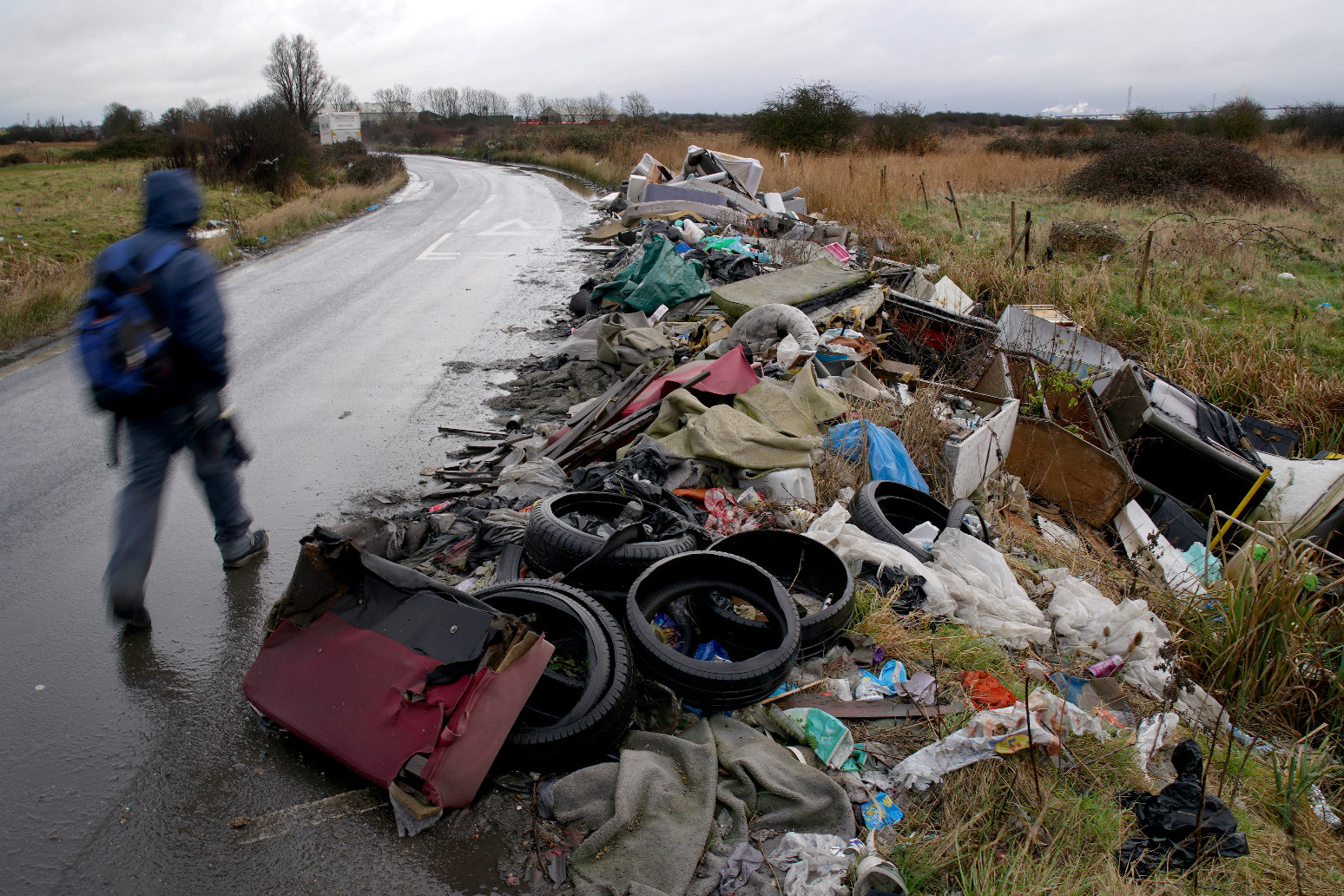 Government losing battle against crime gangs behind fly tipping