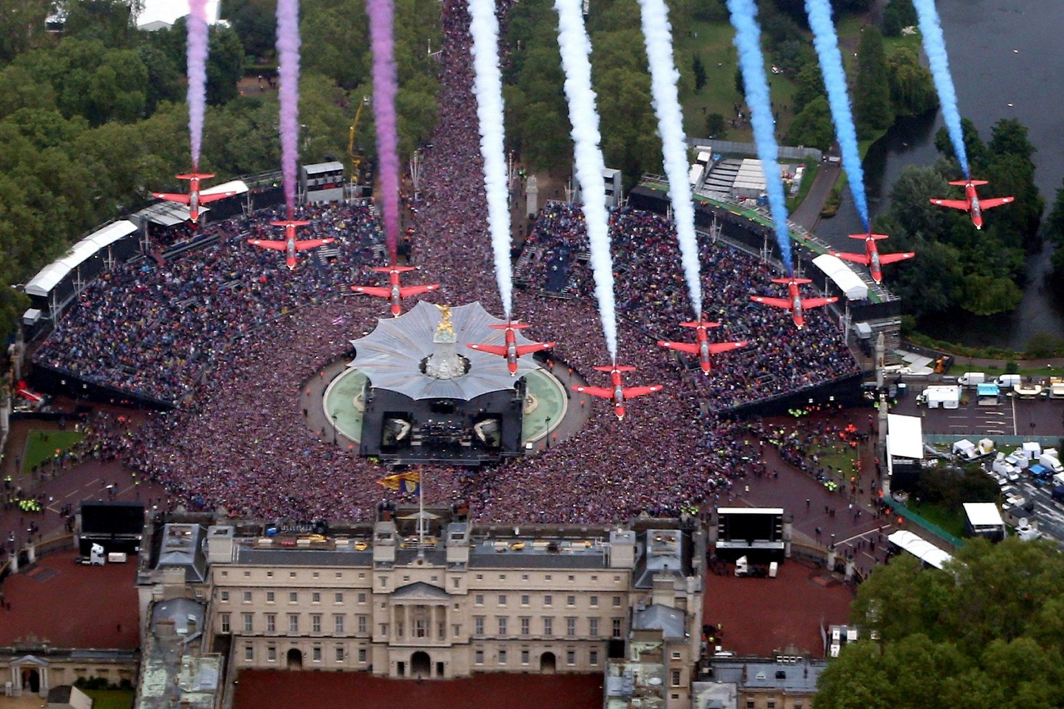 More than 70 aircraft to take part in six-minute Platinum Jubilee flypast 