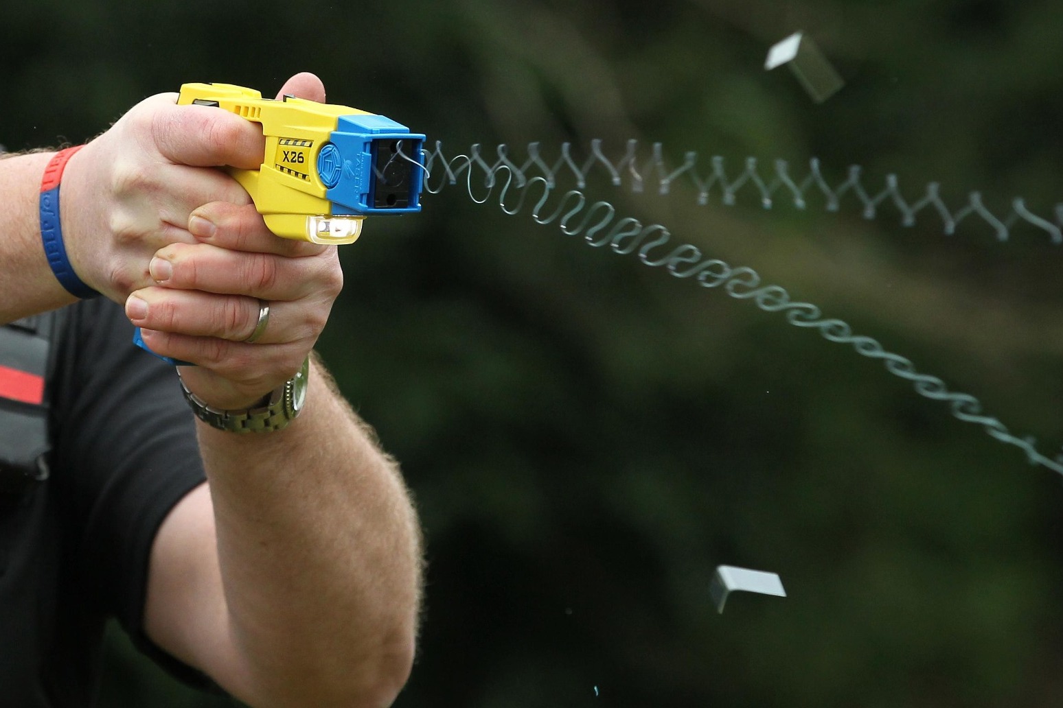 British Transport Police to arm volunteer officers with Tasers