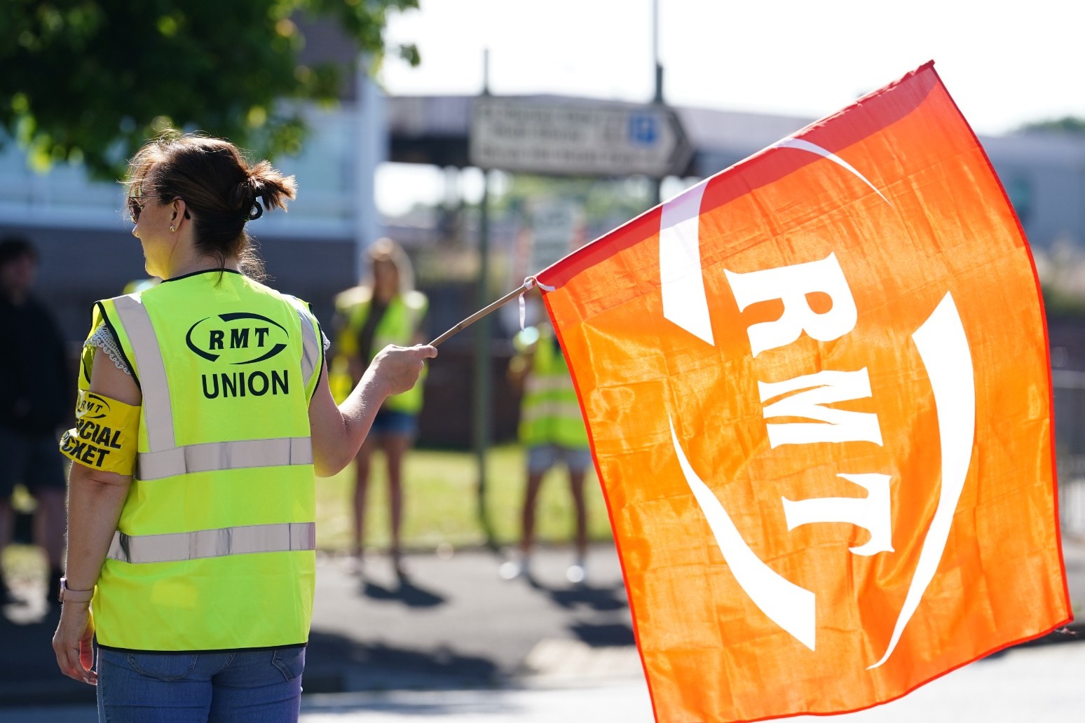 Train services face further disruption as talks resume over strikes