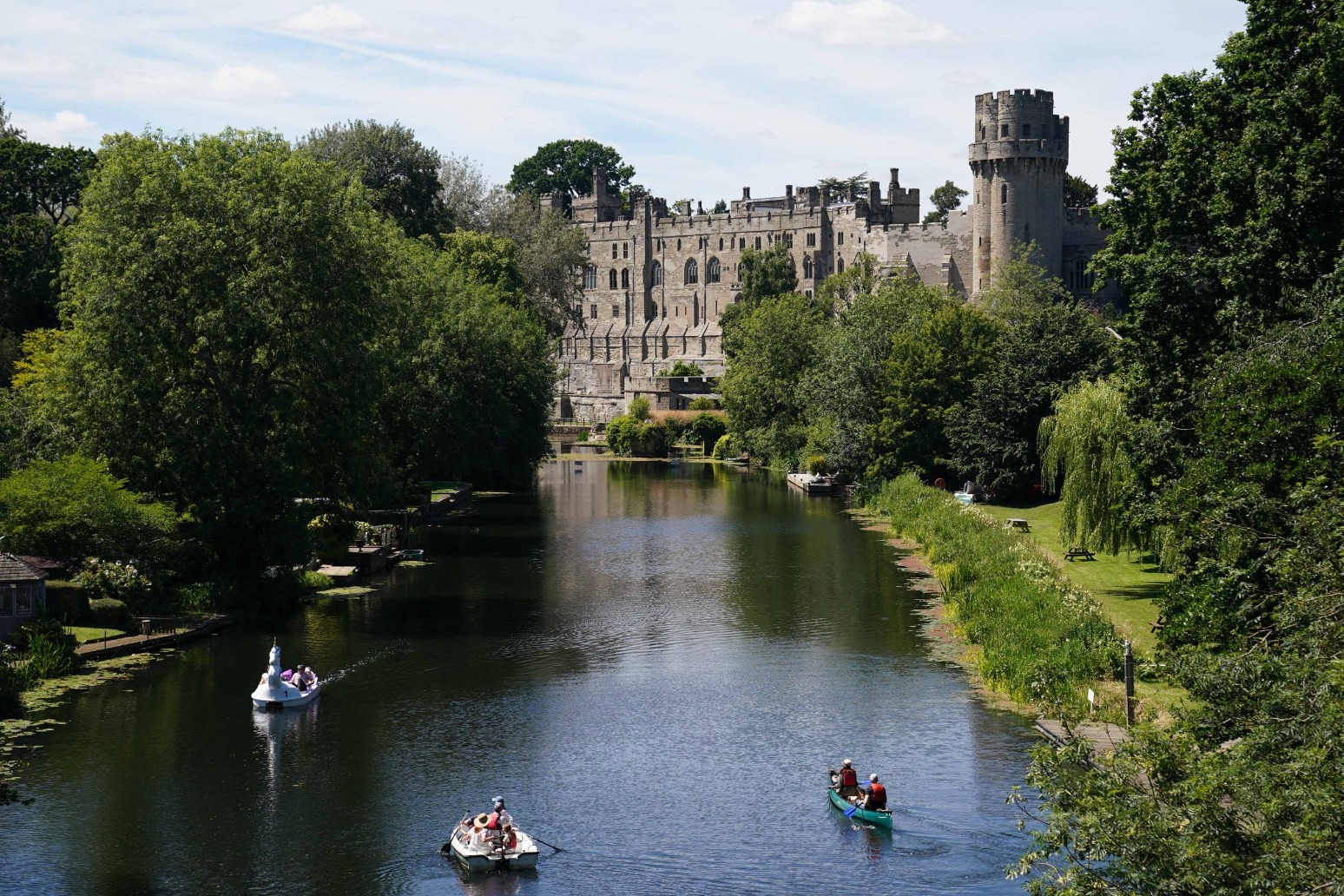 Temperatures soar as long heatwave possible for parts of UK