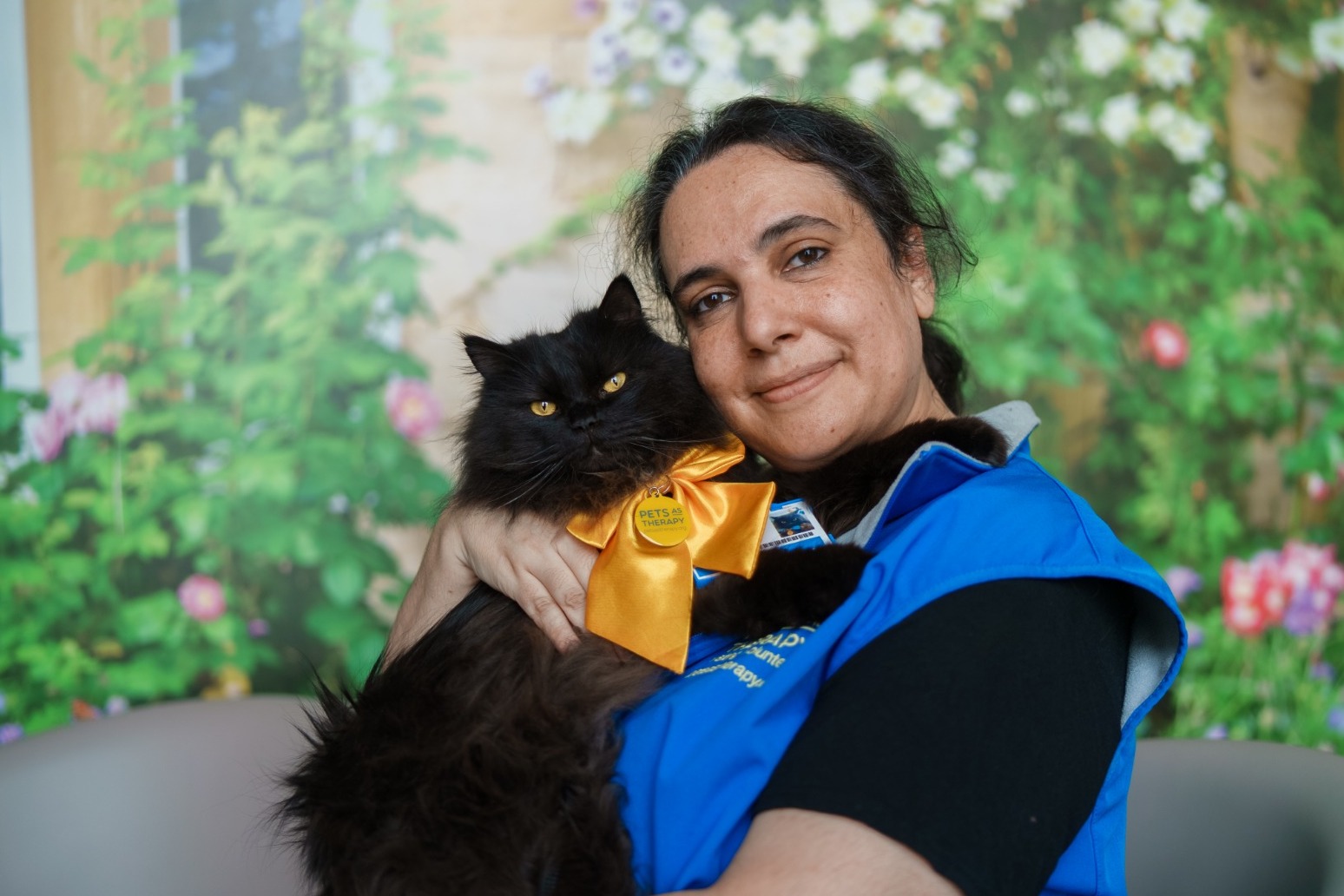 Hospital therapy cat and group rescuing animals in Ukraine honoured for work