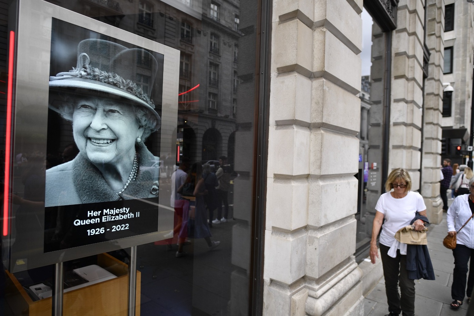 High street shops to shut doors for Queen’s funeral