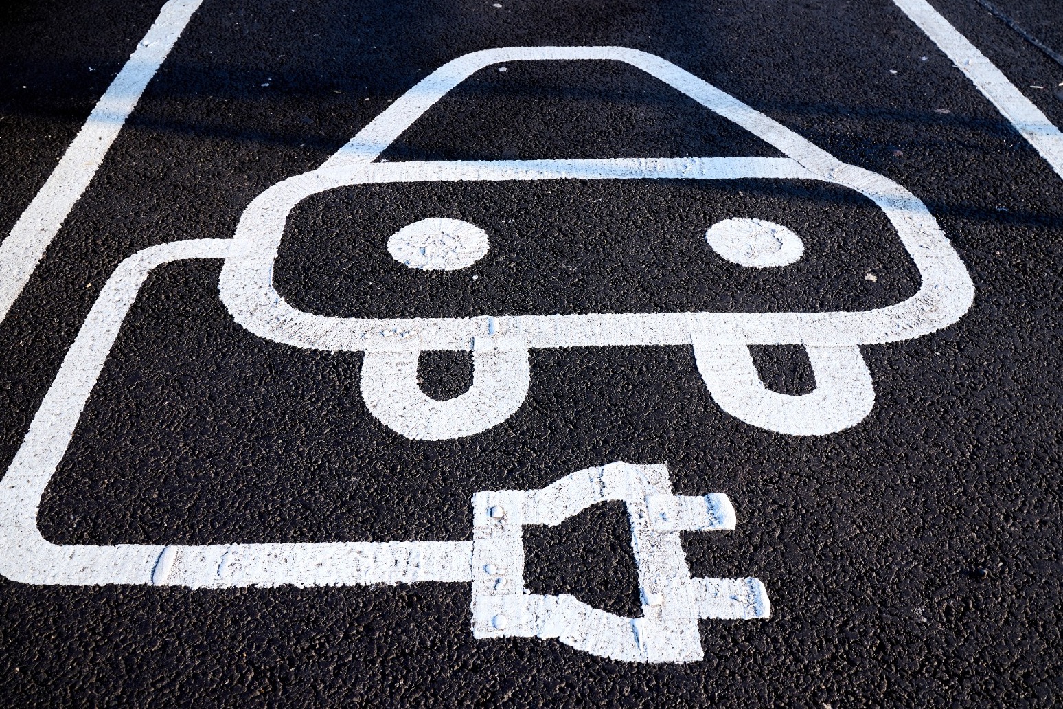 Most electric car owners unhappy with public charging infrastructure – survey