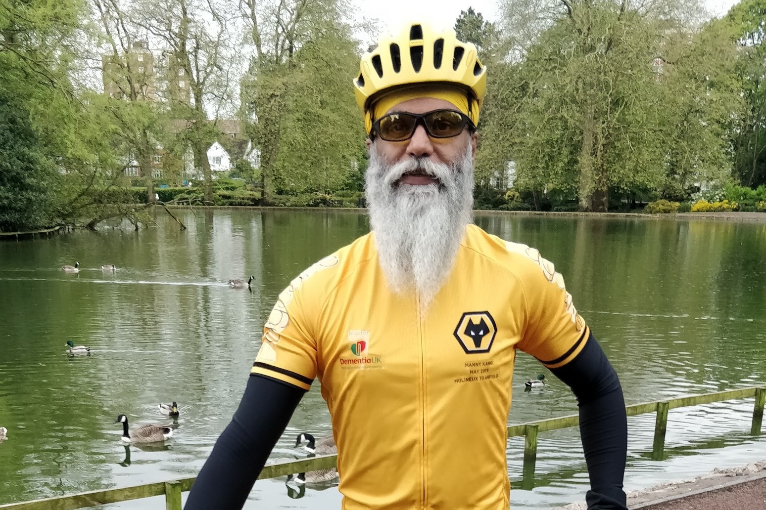 Wolves fan to walk 125 miles from Molineux to Stamford Bridge for charity