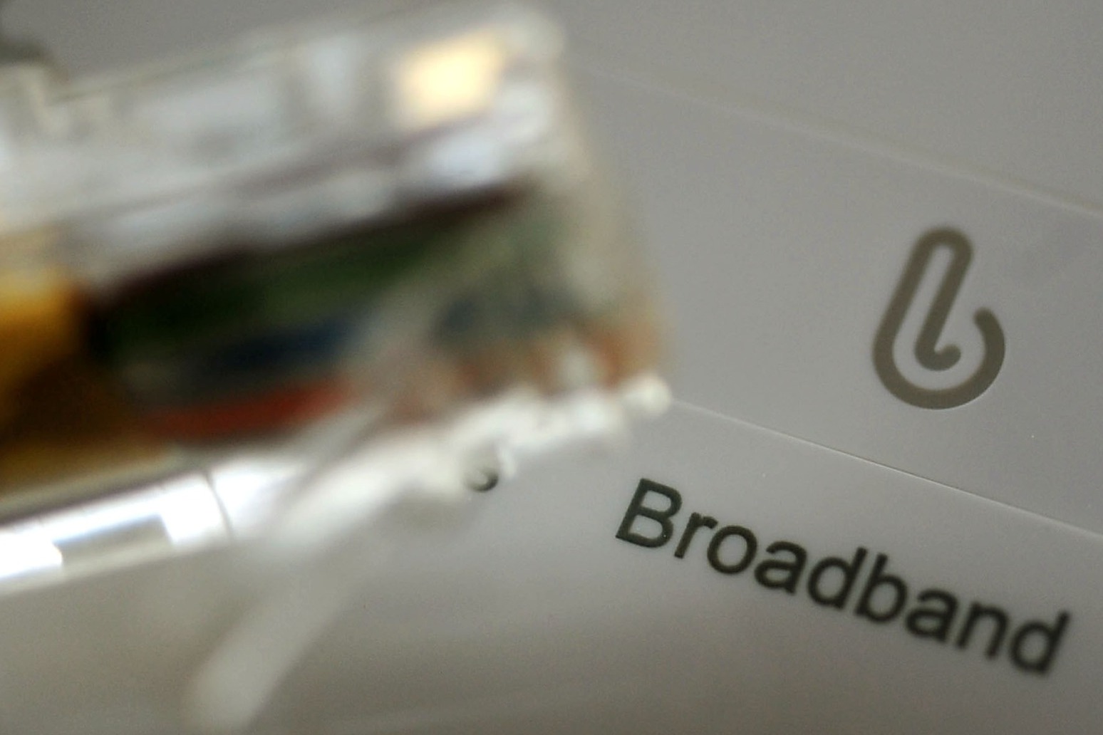 Mobile, TV and broadband package customers urged by Which? to haggle and switch