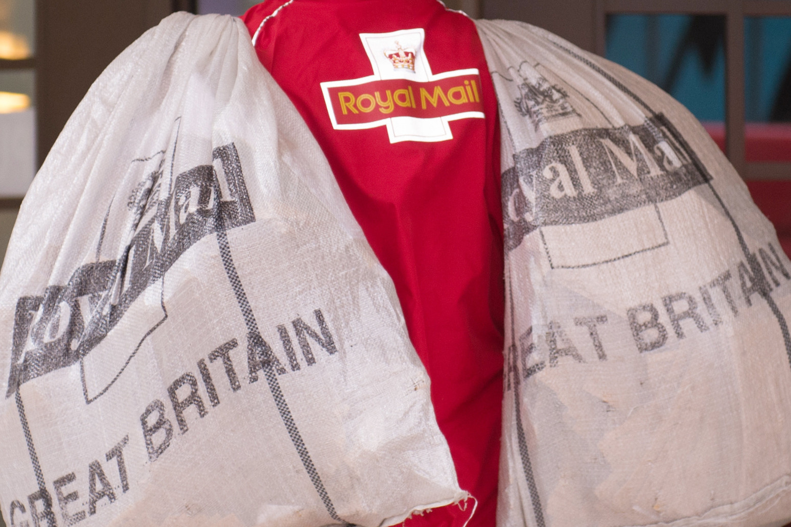 Royal Mail letter delays ‘blight Christmas for third year running’