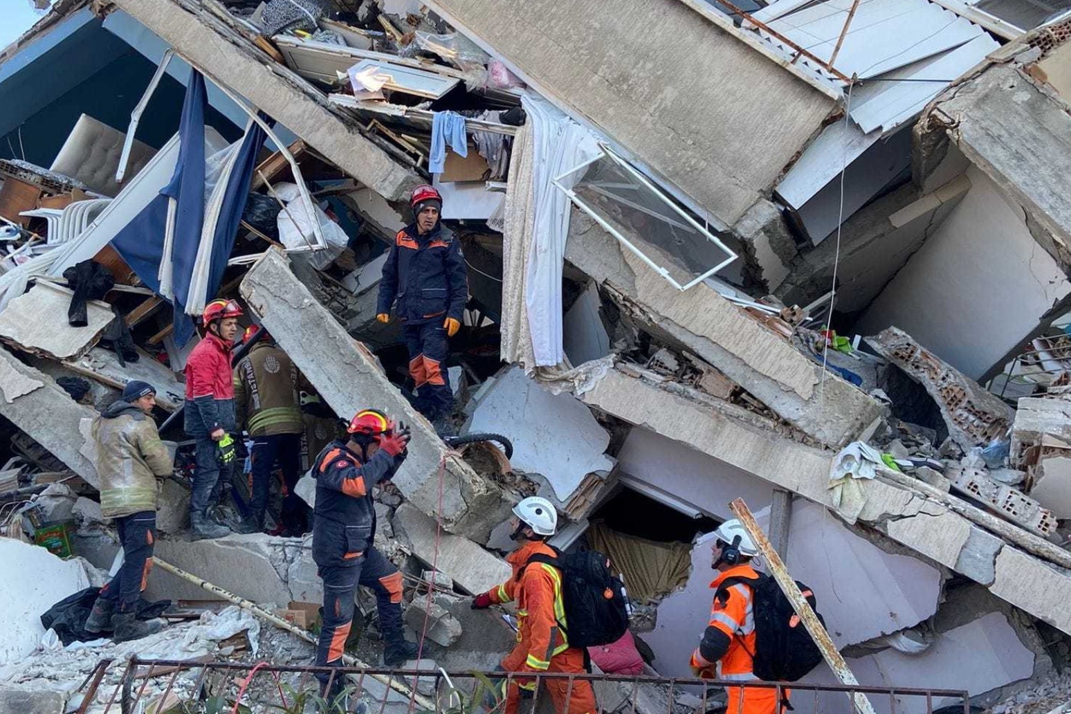 At least 50,000 killed in Turkey and Syria quakes