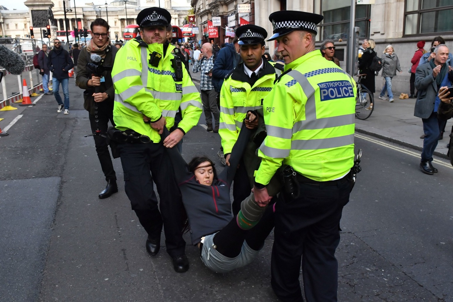 POLICE URGE EXTINCTION REBELLION NOT TO TARGET LONDON UNDERGROUND