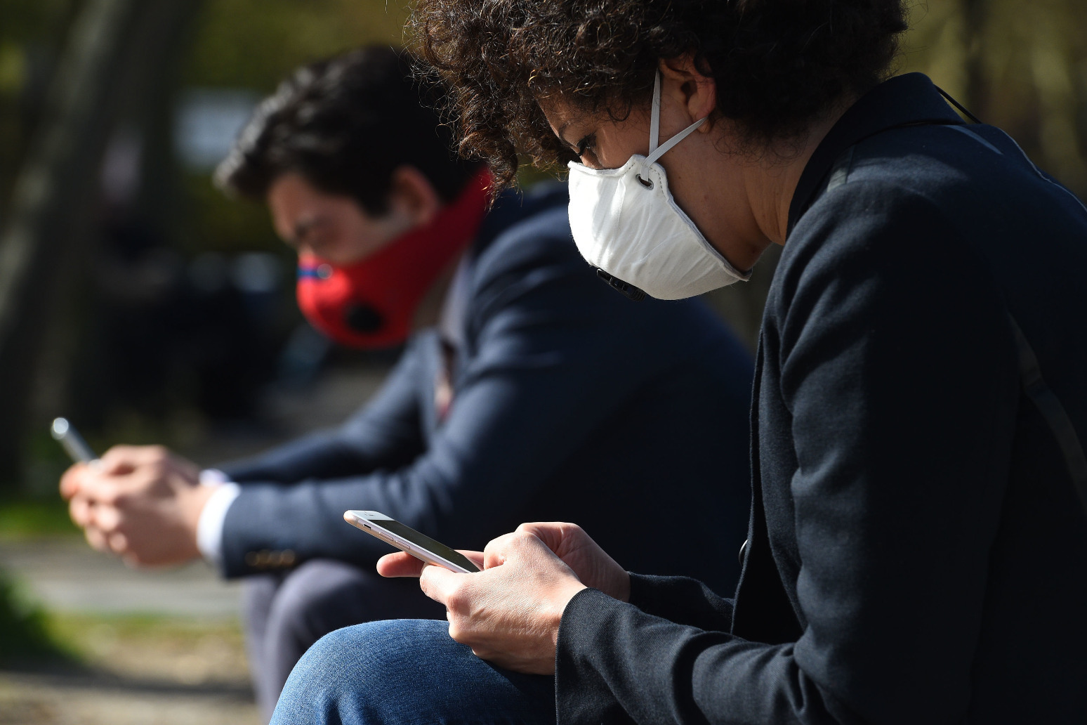 Evidence of mass wearing of masks is weak