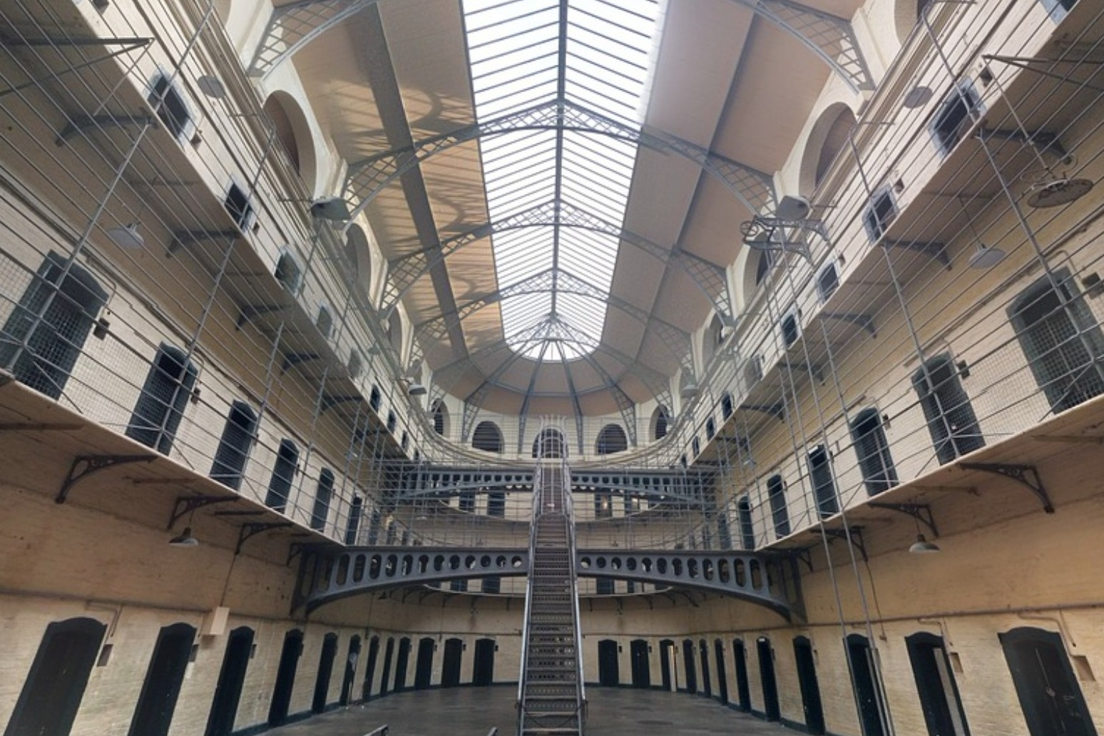 Four arrested after fatal prison stabbing